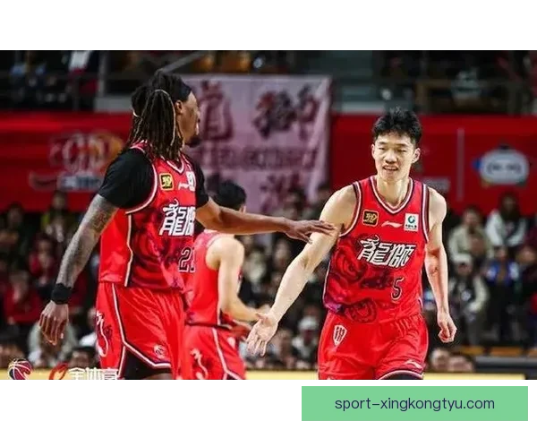 广州龙狮正式签约美职篮旧将伯顿